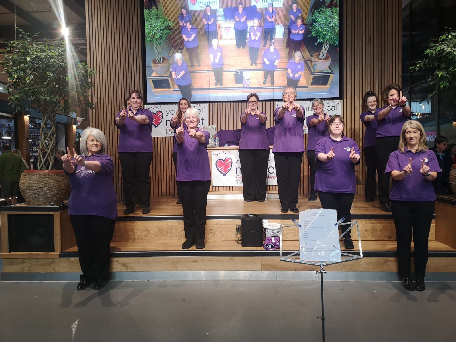 https://deesignchoir.co.uk/wp-content/uploads/2024/05/Market-Pose.jpg
